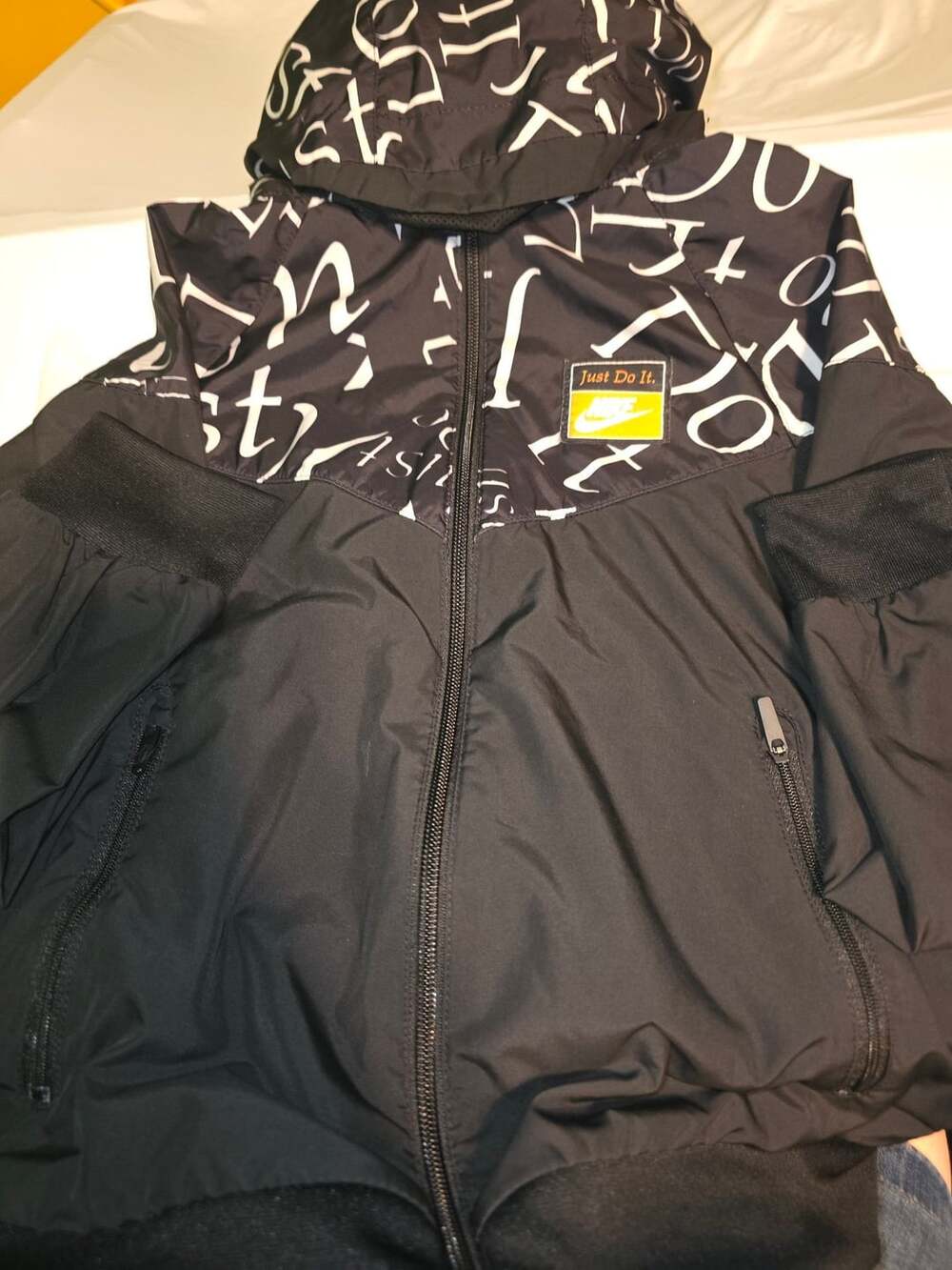Nike Just Do It Windrunner Jacket Youth Size S Black White